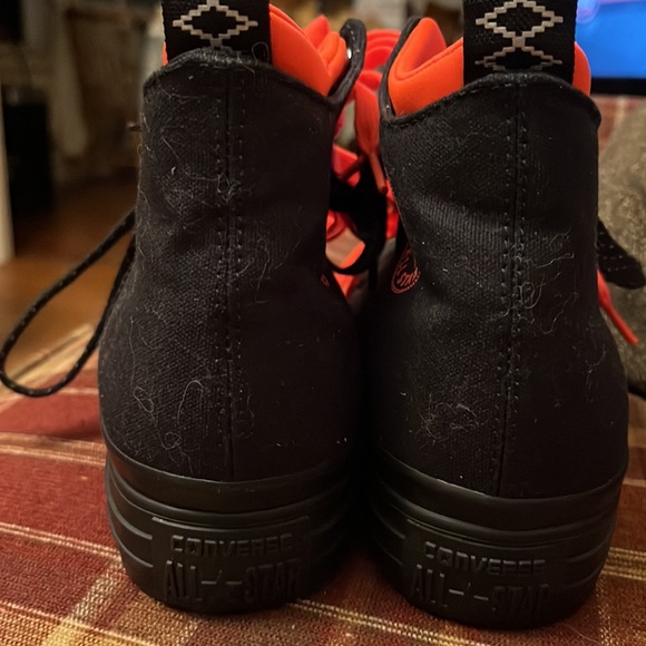 Converse with Lunarion - Picture 8 of 11